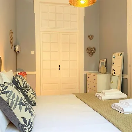 Sj2dee Heart Of Baixa New Air Conditioning Spacious 2 Apts 4br2ba Apartment *