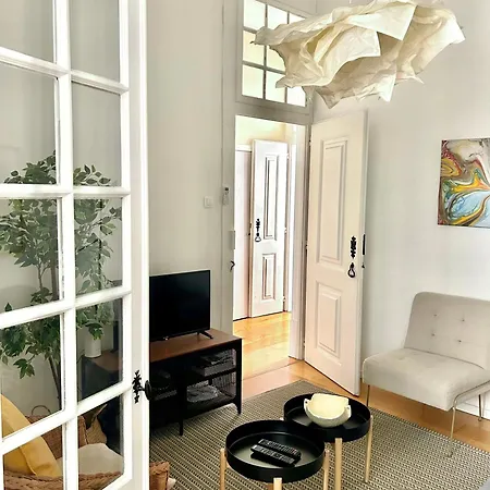 Sj2dee Heart Of Baixa New Air Conditioning Spacious 2 Apts 4br2ba 아파트 *