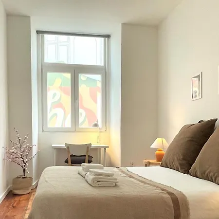 Sj2de Heart Of Lisbon, 1min To Augusta Arch! Spacious 2 Apts With 4br& 2ba リスボン