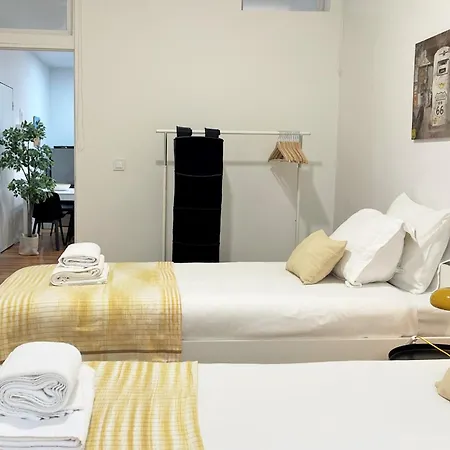 Sj2de Heart Of Lisbon, 1min To Augusta Arch! Spacious 2 Apts With 4br& 2ba * Lisboa