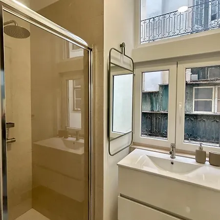 Appartement Sj2de Heart Of Lisbon, 1min To Augusta Arch! Spacious 2 Apts With 4br& 2ba Lisboa