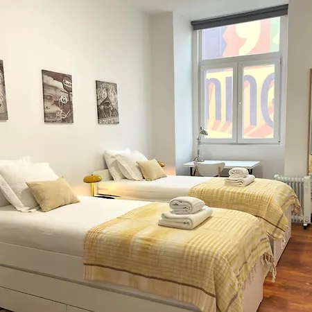 Apartman Sj2de Heart Of Lisbon, 1min To Augusta Arch! Spacious 2 Apts With 4br& 2ba Lisboa