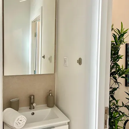 Apartman Sj2de Heart Of Lisbon, 1min To Augusta Arch! Spacious 2 Apts With 4br& 2ba *
